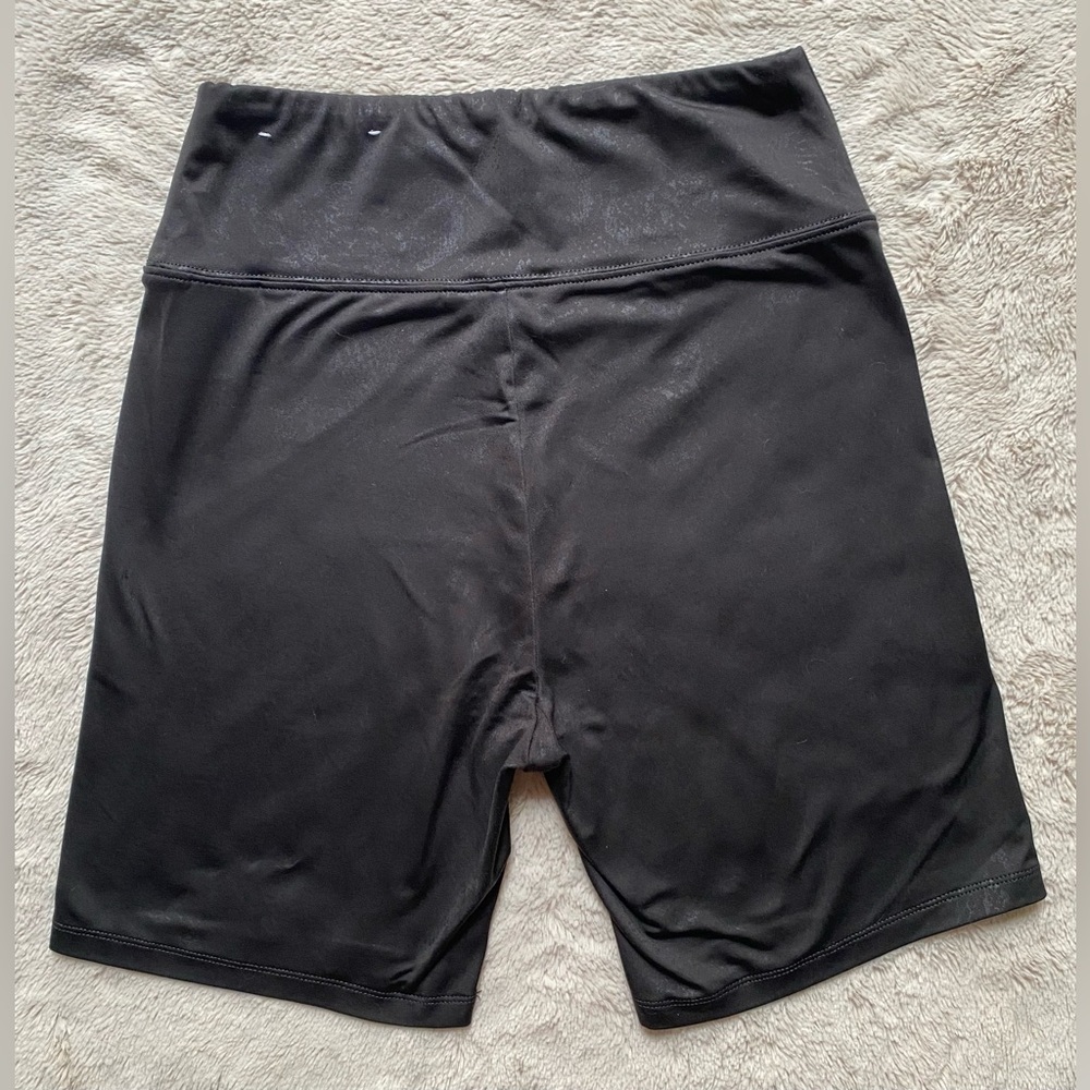 American Eagle Snake Print Bike Shorts 💕 - Picture 5 of 6